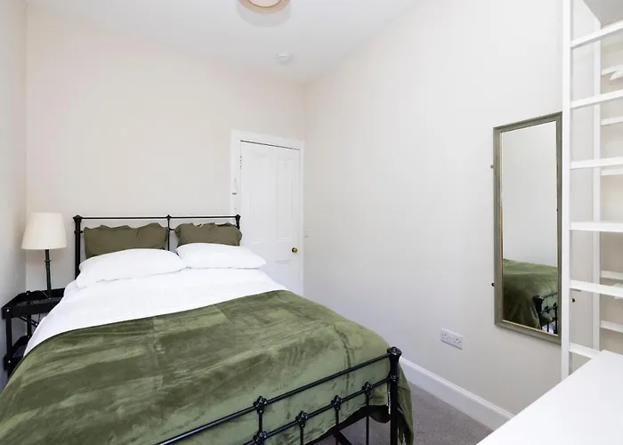 Edinburgh Holyrood Park Views Apartment