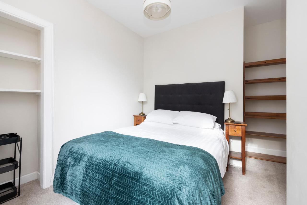 Holyrood Park Views Apartamento *